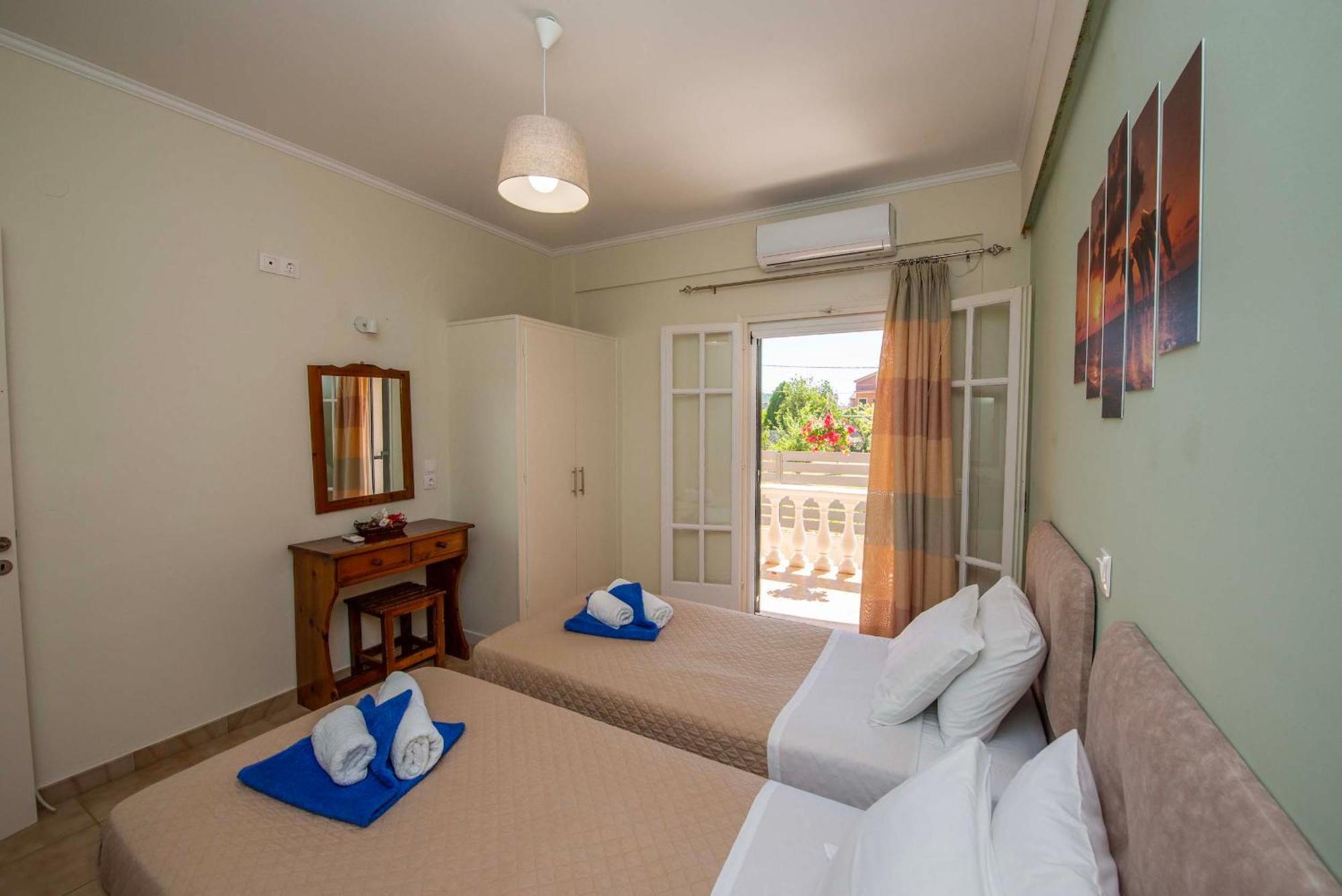 Zoe Boutique Apartment Acharavi  Ngoại thất bức ảnh